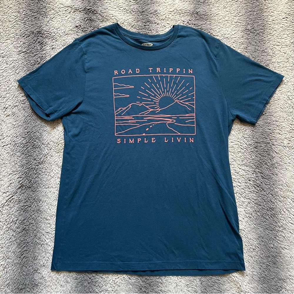 Road Trippin Old Navy Men’s Large Blue Graphic T-Shirt Orange Logo
